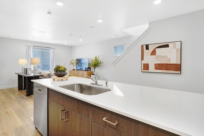 KITCHEN | LITTLE VALLEY TOWNHOMES
