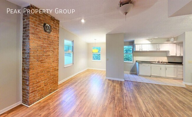 Photo - 2667 Bellevue Ave Unit 3