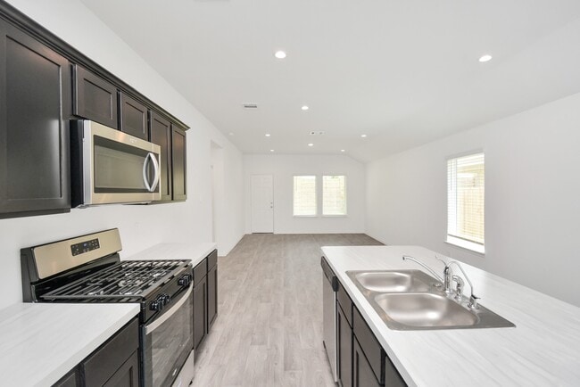 Building Photo - 23133 Teakwood Hills Dr