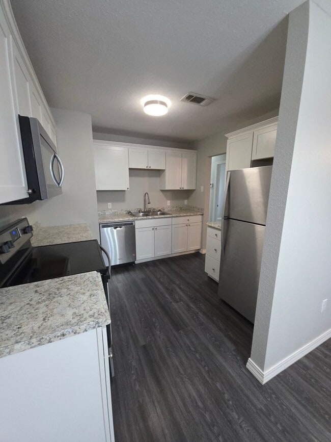 Photo - 2211 S Hartford Cove