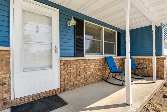 Photo - 270 W Orange Rd