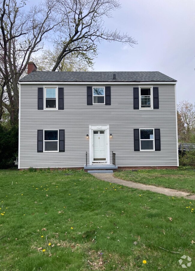 Building Photo - 2505 S Twyckenham Dr Rental