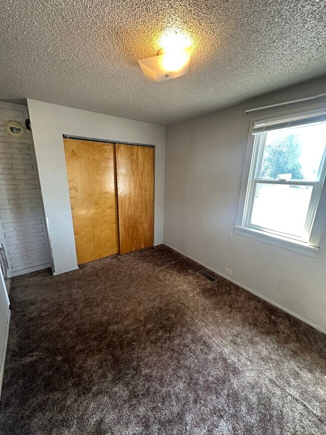 2356 Dixon Ave Unit 1