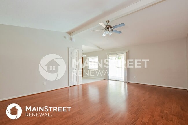 Photo - 6331 Undine Way