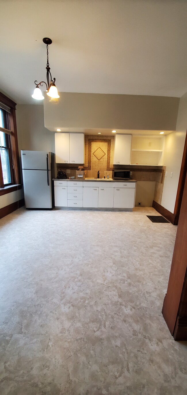 Building Photo - 422 Loras Blvd Unit 422 Rental