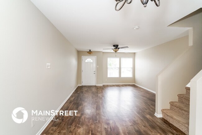 Photo - 622 Greenway St