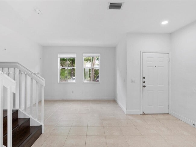 Building Photo - 15568 SW 39th St Rental
