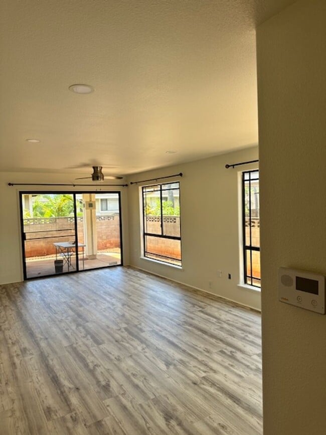 Photo - Royal Kunia 5 Bed 3 Bath 2 Car Garage