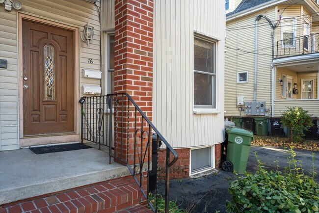 Photo - 76 Dexter Ave Unidad 1