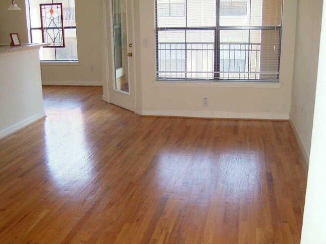 Photo - 3777 Peachtree Rd NE Unit 1035