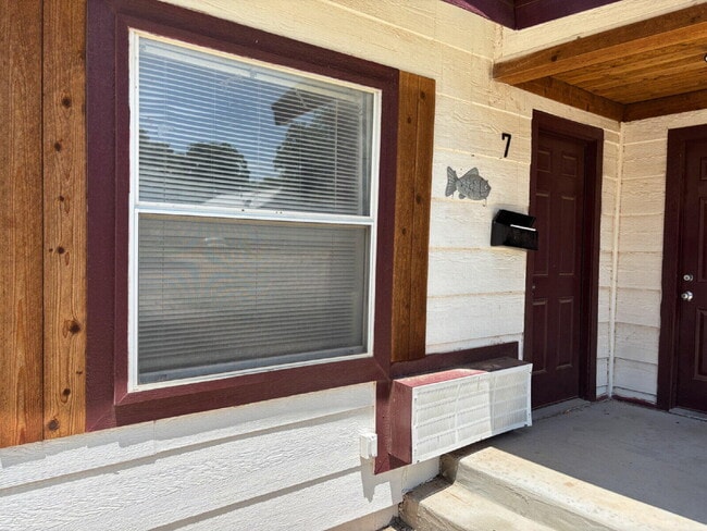 Building Photo - 1112 35th St Rental