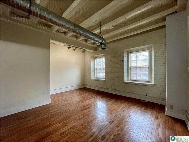 Photo - 147 S 4th St