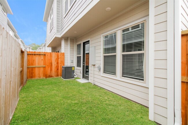 Photo - 5116 Royal Heath Dr