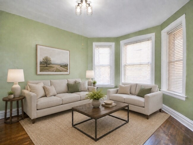 Photo - 2719 W Belmont Ave Unit 2