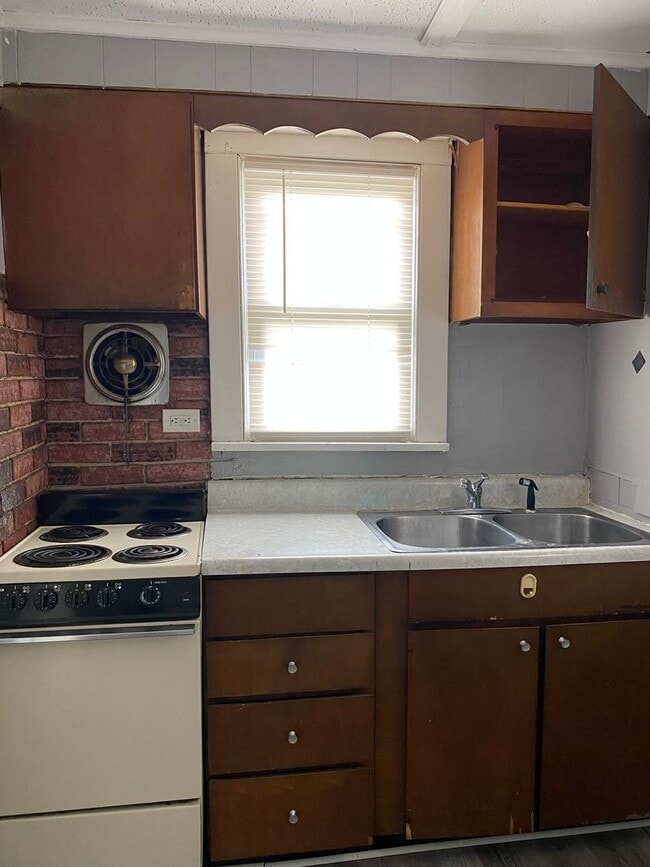 Photo - Nicely updated Studio Apartment