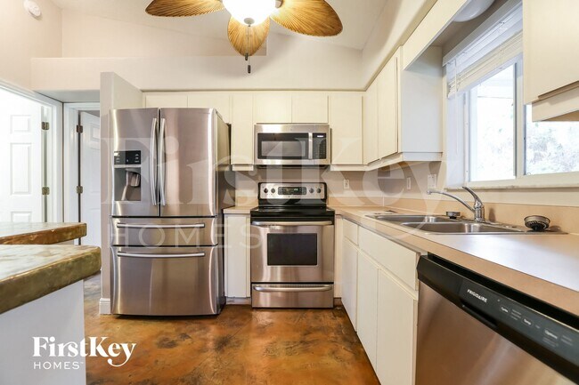 Photo - 1009 Lasseter St