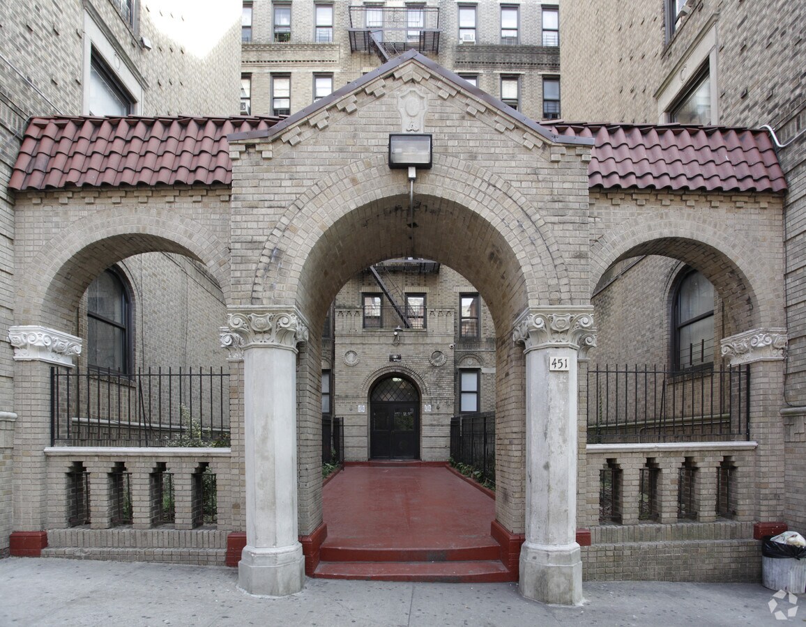 451 Kingston Ave - 451 Kingston Ave