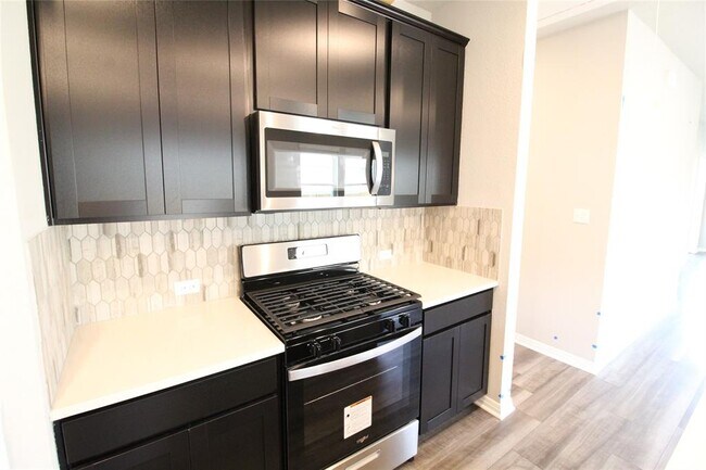 Photo - 504 Dayspring Cv