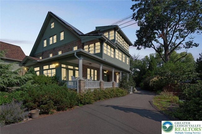 Building Photo - 313 Edgewood Dr Rental