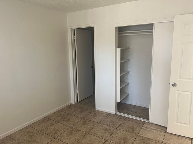 Photo - Available 1 Bedroom Condo In Central Las V... Unit 2