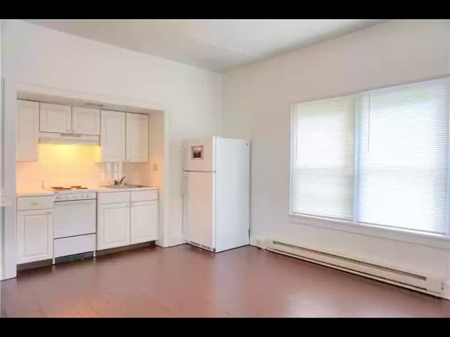 Building Photo - 509 Elm St Unit 2