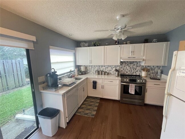 Photo - 1715 Atrium Dr