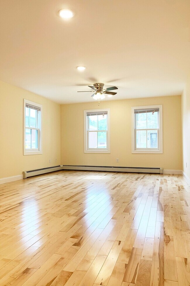 21 Peru St Unit 1-Downstairs