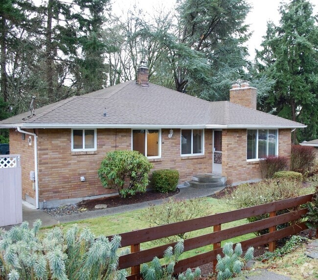 Building Photo - Custom West Seattle Home