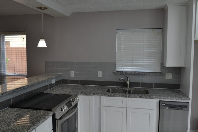 Photo - 22527 Market Square Ln