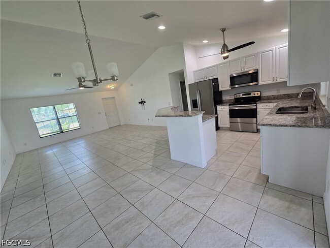 Photo - 329 SW 21st Ln