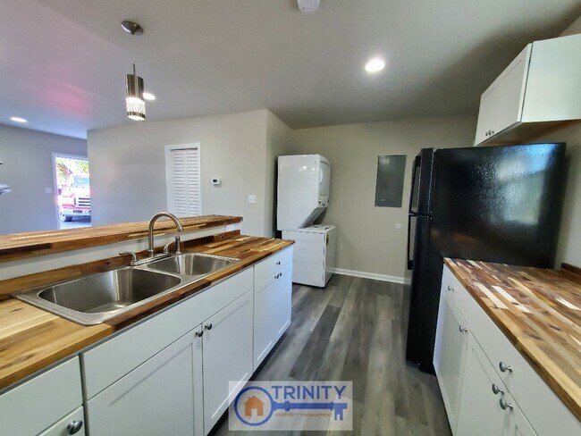 Photo - 1109 Hampton Avenue Ext Unit C