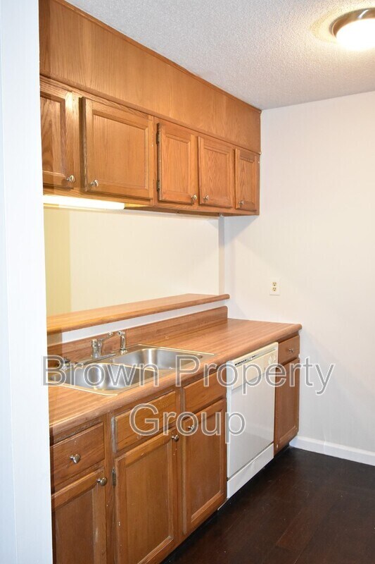 Photo - 244 Wickford Ct