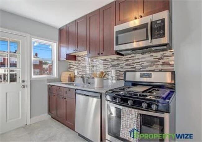 Photo - 2214 Redthorn Rd