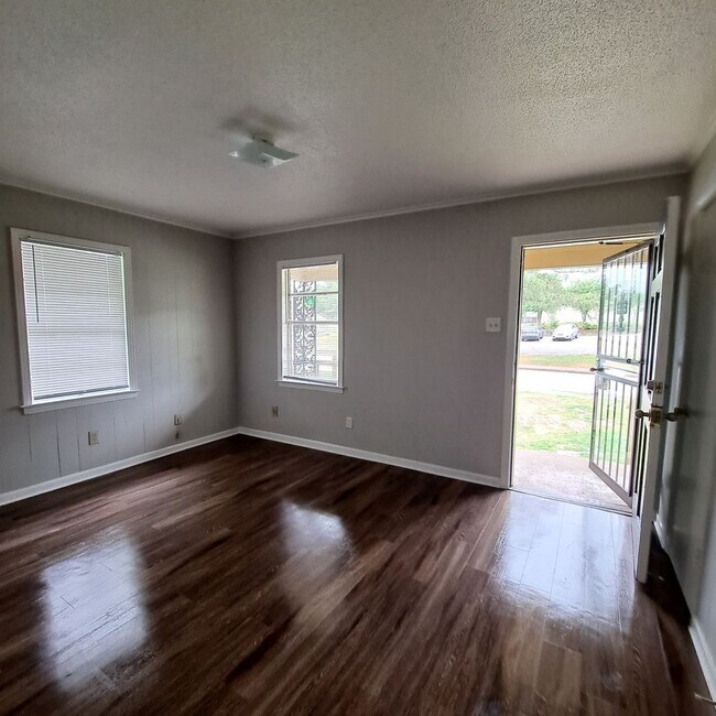 2972 Hale Ave