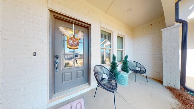 Photo - Spacious and Well Maintained 3 Bedroom Townhome in Woodward Oaks