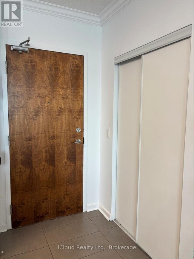 Photo - 1235 Bayly St Unit 309