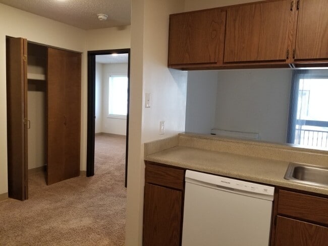 Photo - 200 Grand Ave