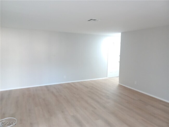 Photo - 937 SE 23rd Pl