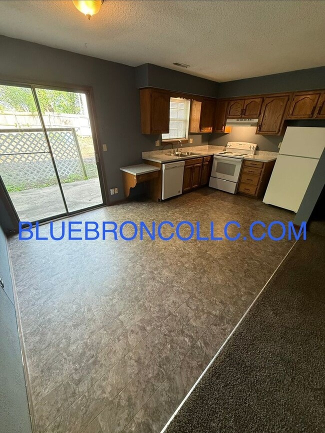 Photo - Spacious 2 Bedroom unit for a great price!