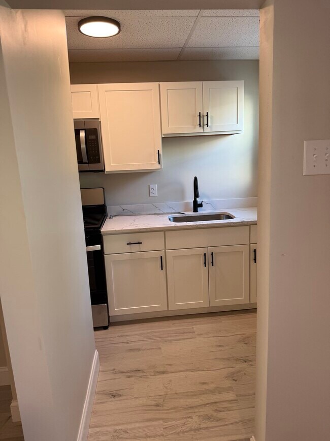 1653 Acushnet Ave Unit 2