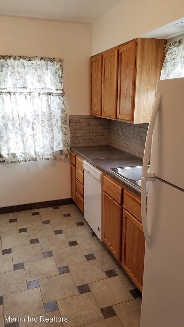 Photo - 3 br, 1 bath House - 1343 Logan Ave