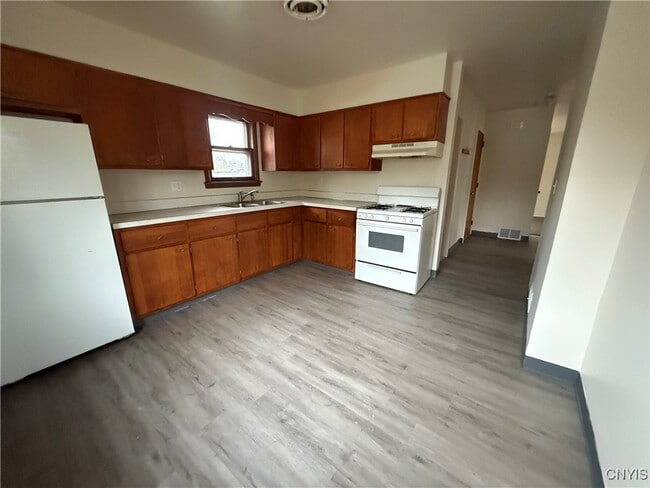 Photo - 483 Pleasantview Ave