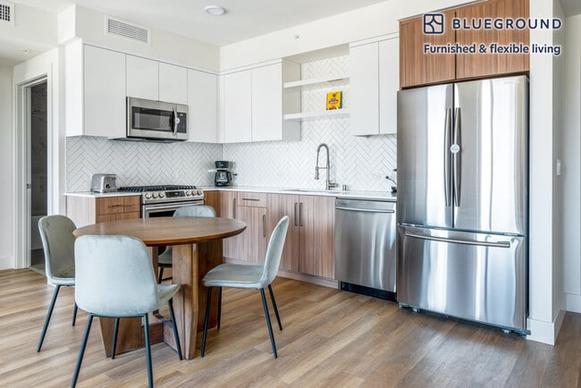 Photo - 447 17th St Unit FL24-ID521