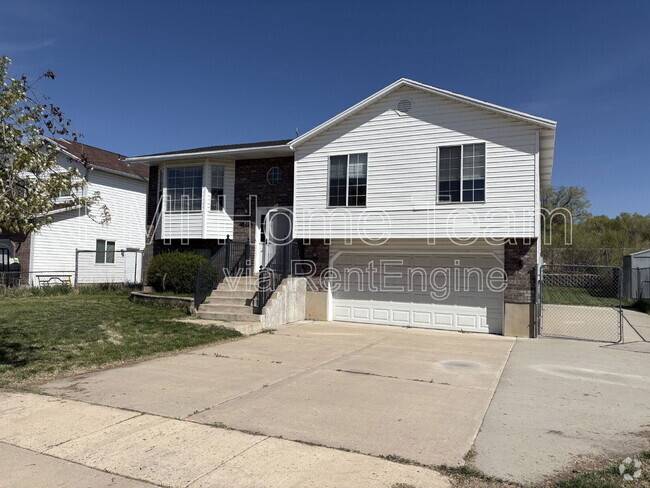 Building Photo - 4440 S 2750 W Rental