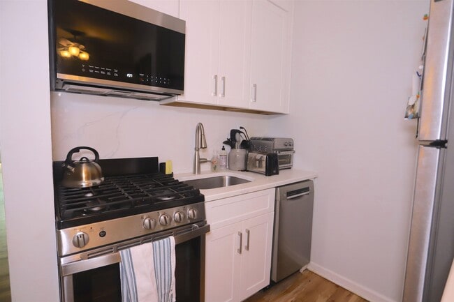 Photo - 155 14th St Apartment Unit 3R