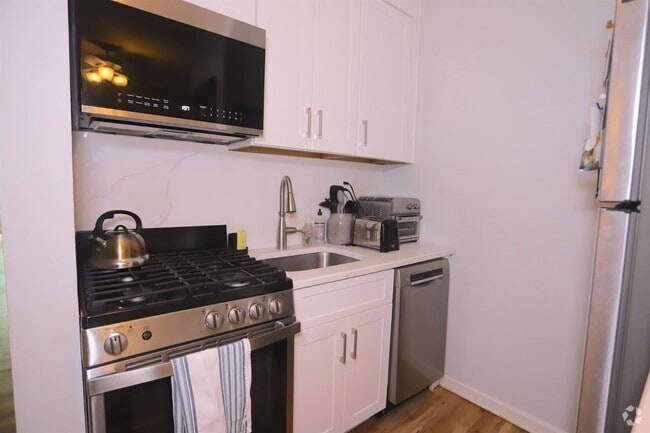 Building Photo - 155 14th St Unit 3R Rental