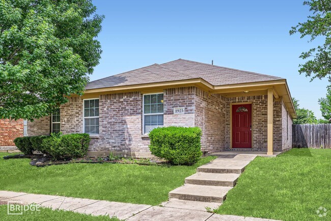 Building Photo - 1925 Cross Oaks Dr Rental