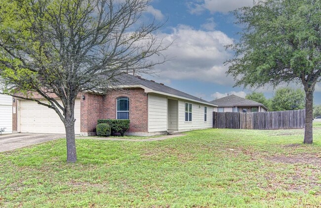 Photo - 205 Mood Lake Dr