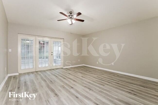 25131 Hyde Park Blvd