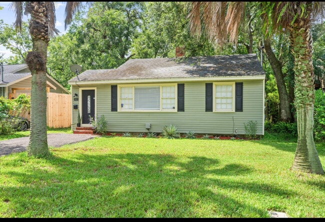 Building Photo - 3512 Plum St Rental